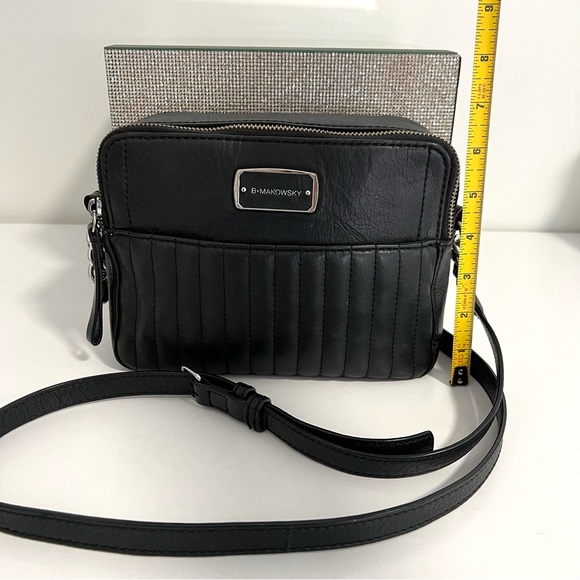 B.Makowsky Woman’s Leather Crossbody Bag - Picture 10 of 10